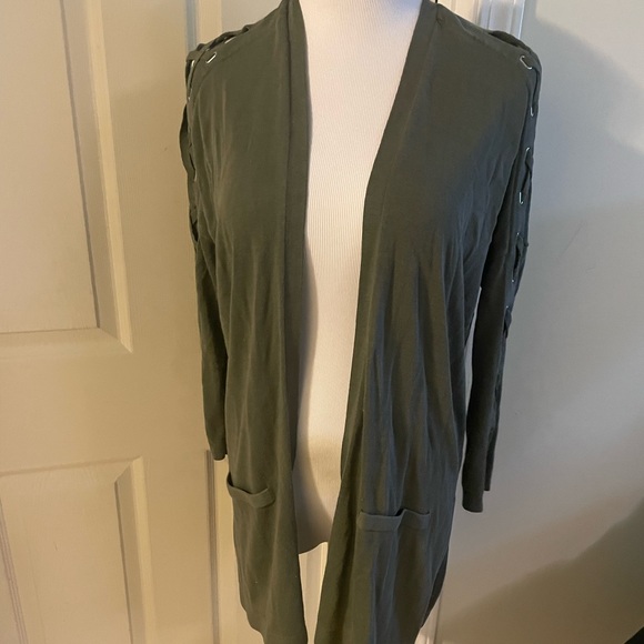 Beautiful Claudie Pierlot cut out sleeve cardigan - Picture 7 of 11